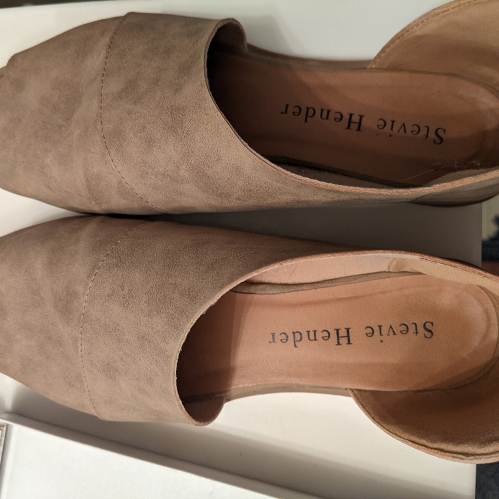 7.5 taupe slides